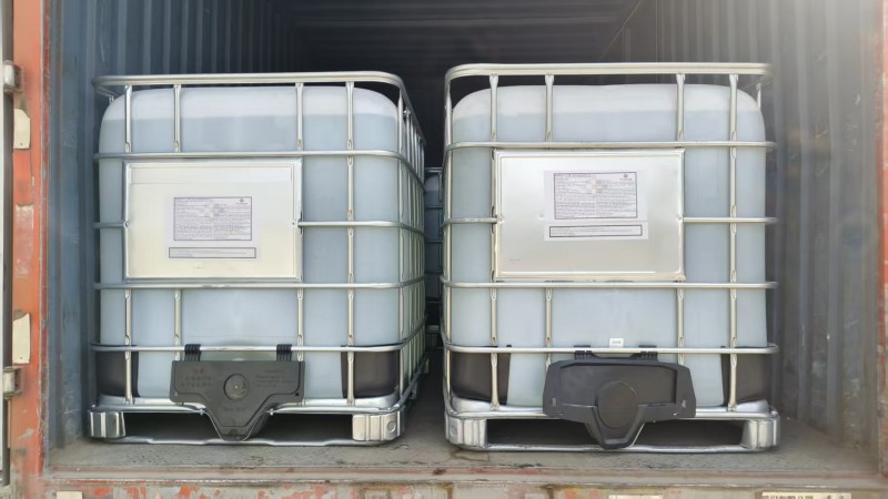 泰金甘油噸桶裝的發(fā)貨現(xiàn)場.jpg 泰金甘油噸桶裝的發(fā)貨現(xiàn)場.jpg